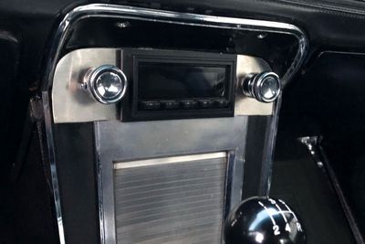 70 Mustang radio